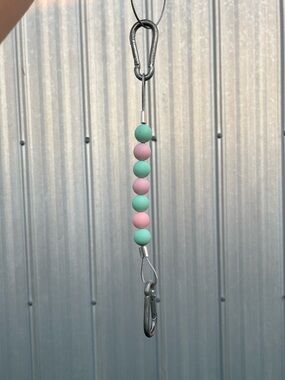 Beaded curb chains